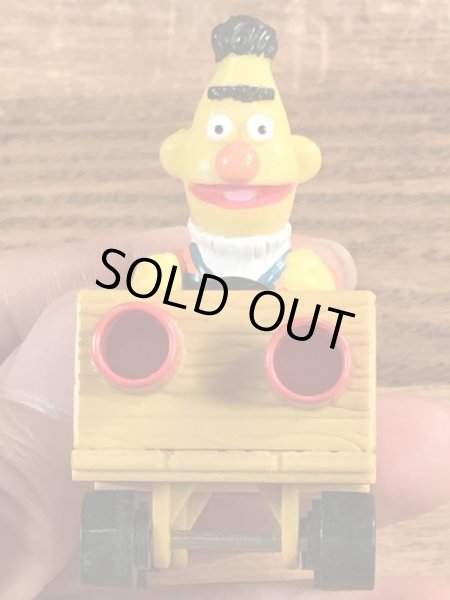 セサミストリートのバートのビンテージカートイ