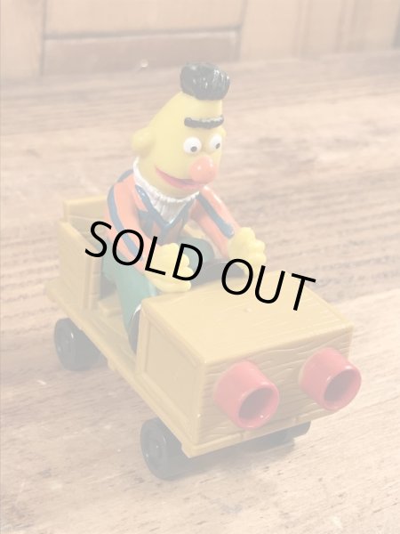 セサミストリートのバートのビンテージカートイ