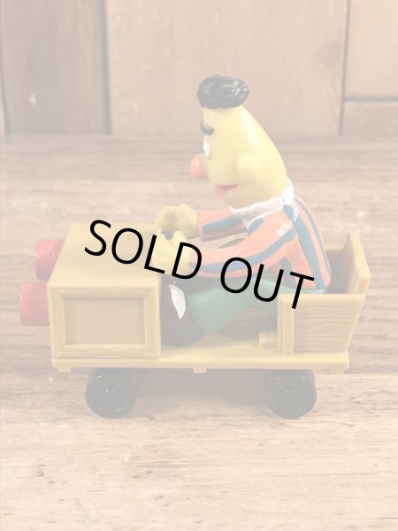 セサミストリートのバートのヴィンテージPVCフィギュア