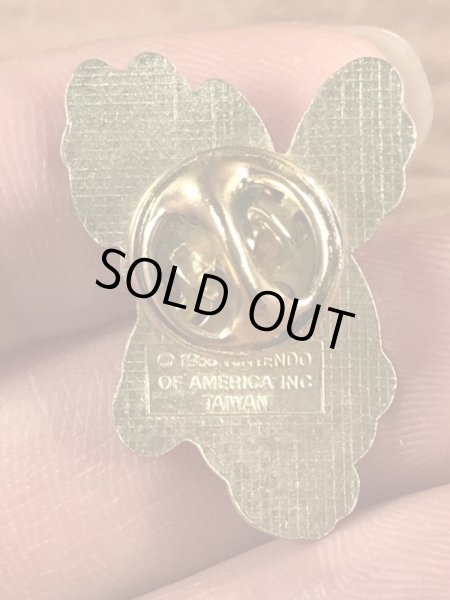 スーパーマリオのパタパタのビンテージピンバッジ