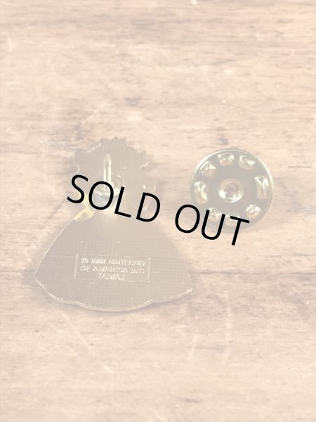 スーパーマリオブラザーズのエナメル加工のビンテージピンバッチ