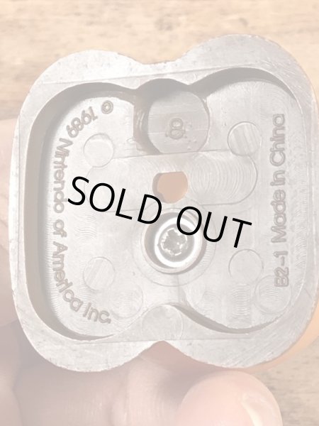 スーパーマリオブラザーズのクリボーのビンテージミールトイ