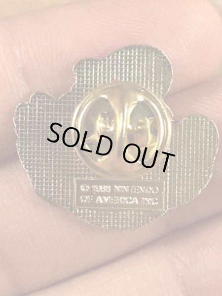 スーパーマリオブラザーズのエナメル加工のビンテージピンバッチ