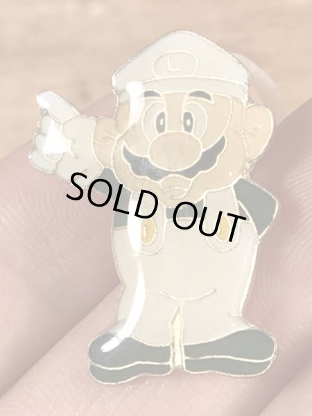 スーパーマリオブラザーズのエナメル加工のビンテージピンバッジ