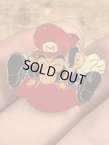 スーパーマリオの尻もちのヴィンテージピンズ