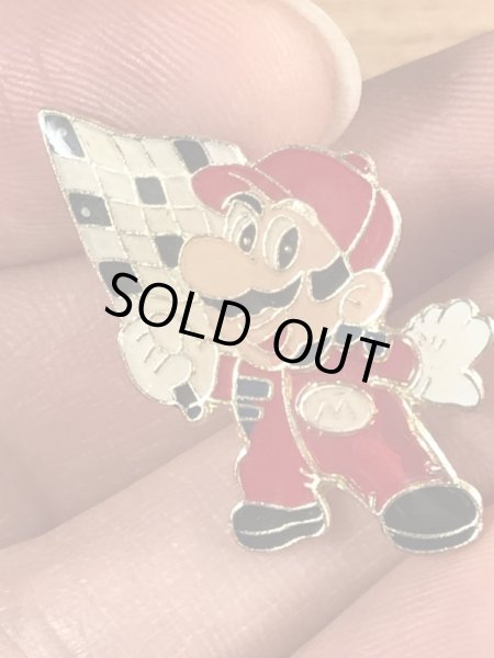 スーパーマリオのチェッカーズフラッグのヴィンテージピンズ