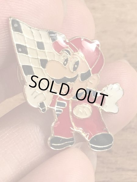 スーパーマリオのチェッカーズフラッグのヴィンテージピンズ