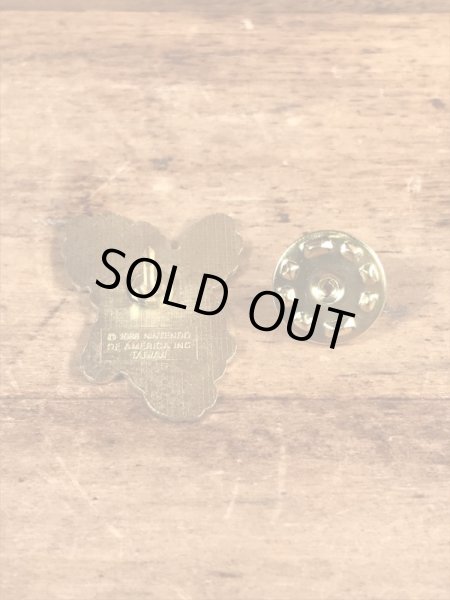 スーパーマリオのパタパタのビンテージピンバッジ