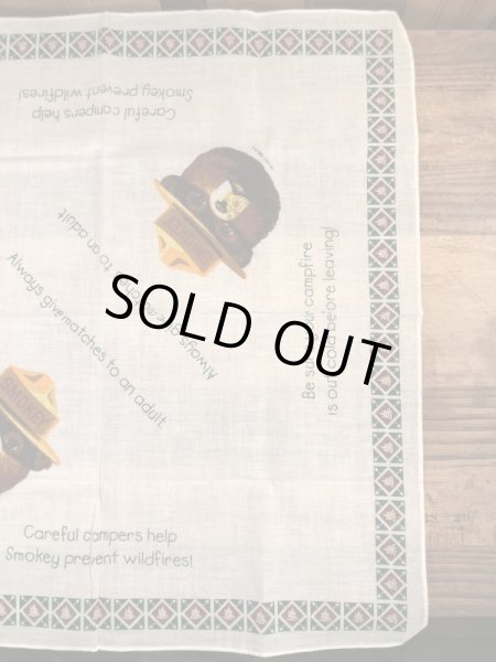 アドバタイジングキャラクターのスモーキーベアのビンテージバンダナ