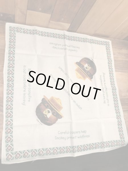 アドバタイジングキャラクターのスモーキーベアのヴィンテージバンダナ