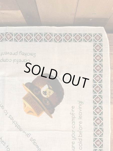 アドバタイジングキャラクターのスモーキーベアのビンテージバンダナ