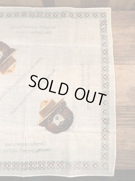 アドバタイジングキャラクターのスモーキーベアのビンテージバンダナ