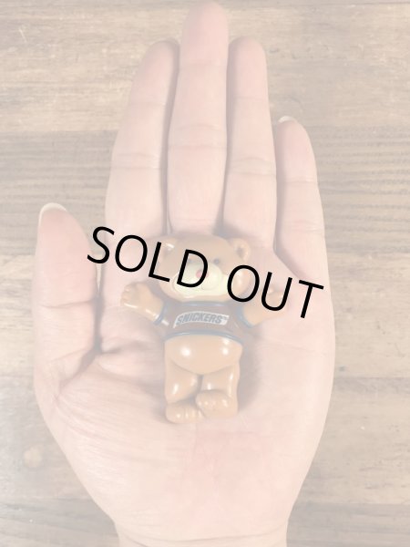 企業キャラクターのスニッカーズベアのビンテージマグネット