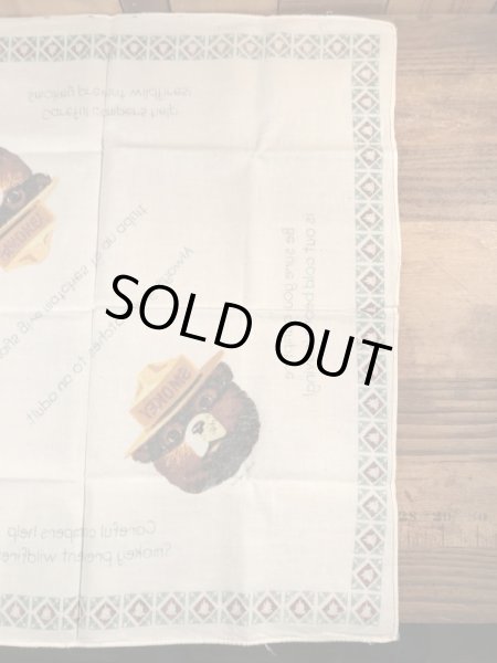 企業キャラクターのスモーキーベアのビンテージバンダナ