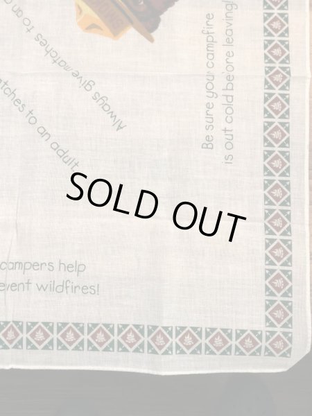 アドバタイジングキャラクターのスモーキーベアのビンテージバンダナ