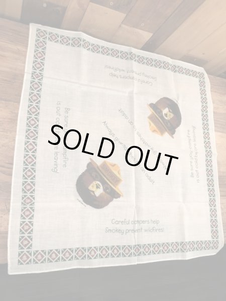 企業キャラクターのスモーキーザベアのヴィンテージバンダナ