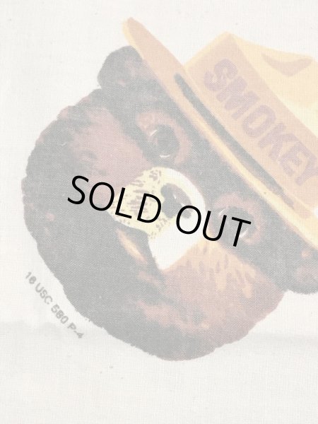 企業キャラクターのスモーキーベアのビンテージバンダナ