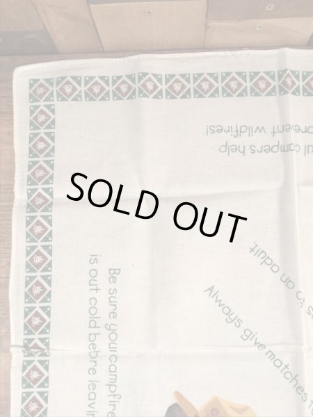 アドバタイジングキャラクターのスモーキーベアのヴィンテージバンダナ