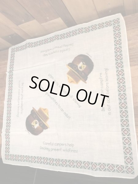 アドバタイジングキャラクターのスモーキーベアのビンテージバンダナ