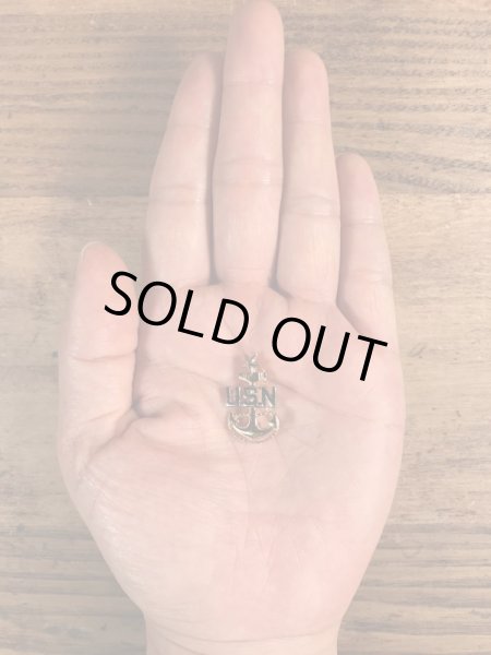 ミリタリーのUSネイビーのビンテージピンバッジ