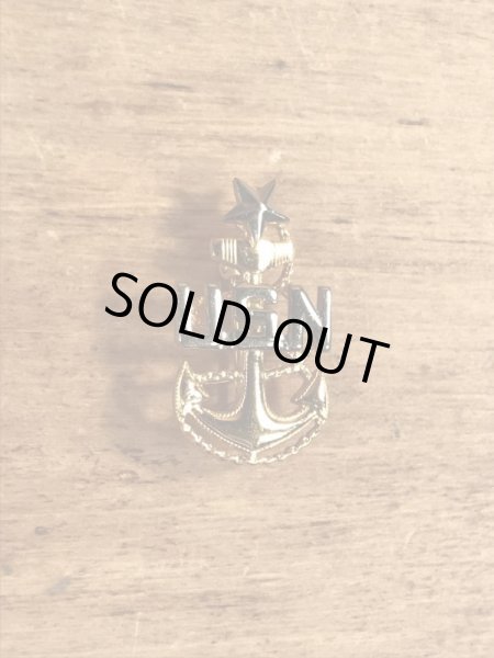 ミリタリーのUSネイビーのビンテージピンバッジ