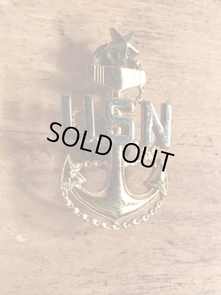 ミリタリー物のUSネイビーのビンテージピンバッジ