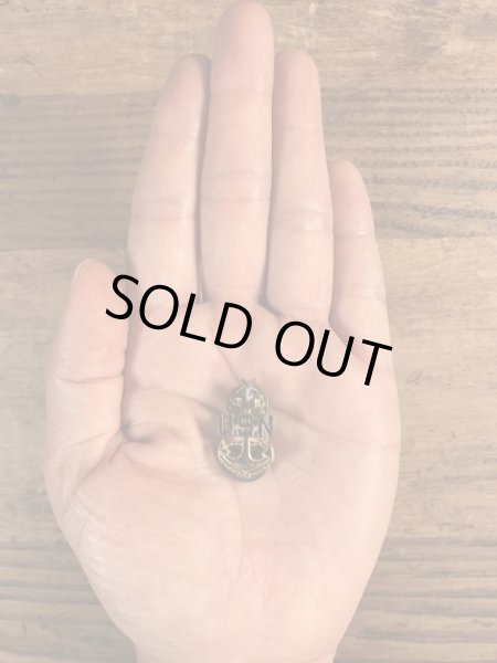 ミリタリー物のUSネイビーのヴィンテージピンズ