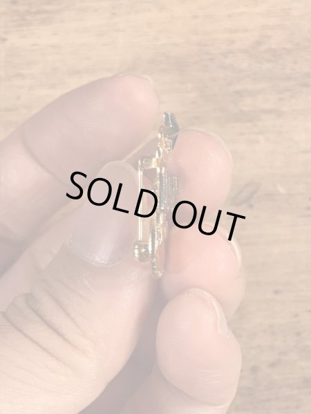 ミリタリーのUSネイビーのビンテージピンバッジ