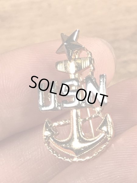 ミリタリーのUSネイビーのビンテージピンバッジ