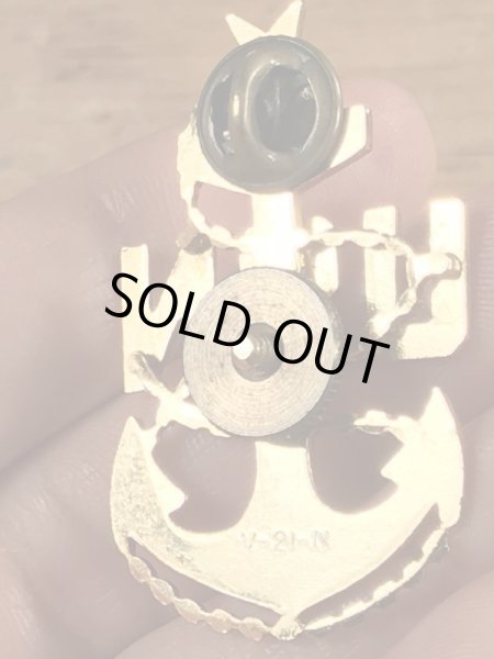 ミリタリー物のUSNのヴィンテージピンズ