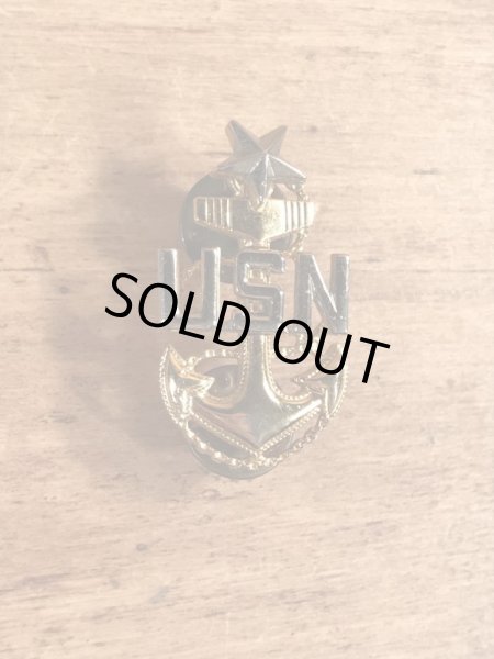 ミリタリー物のUSネイビーのビンテージピンバッチ