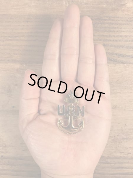 ミリタリー物のUSネイビーのビンテージピンバッジ