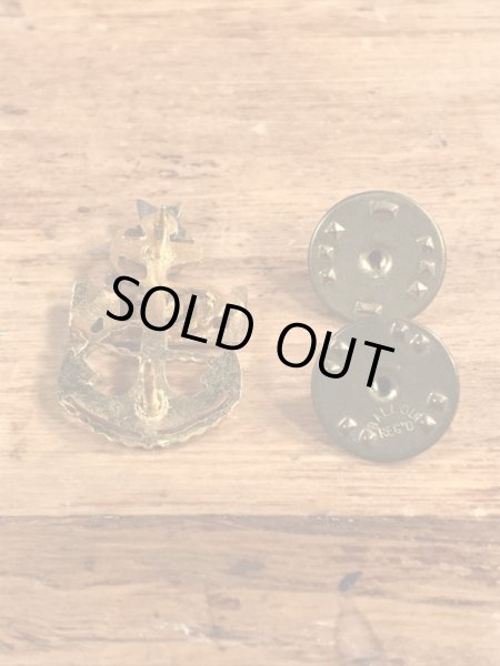 ミリタリー物のUSNのビンテージピンバッジ