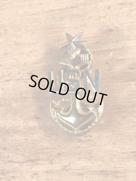 ミリタリー物のUSNのヴィンテージピンズ