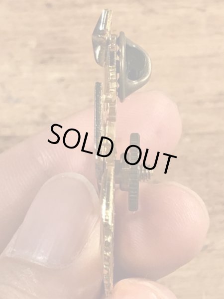 ミリタリー物のUSネイビーのビンテージピンバッジ