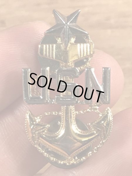 ミリタリー物のUSNのヴィンテージピンズ