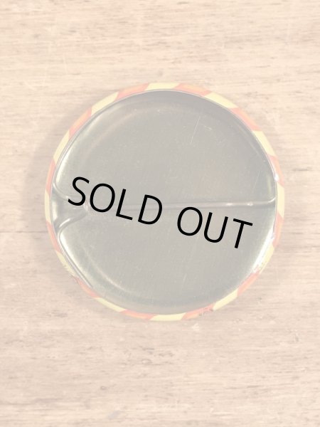 アメリカのラジオ番組Think Summer WKNRのヴィンテージ缶バッチ