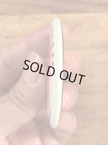 1967年のミュージカル映画モダンミリーのビンテージ缶バッジ