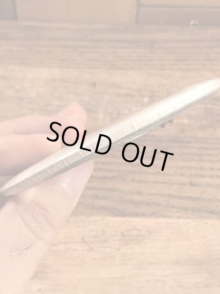 I Was Born To Raise Hellのメッセージが書かれたヴィンテージ缶バッチ