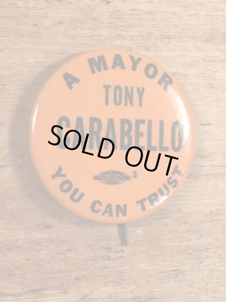 トニーカラベッロ市長のビンテージ缶バッジ