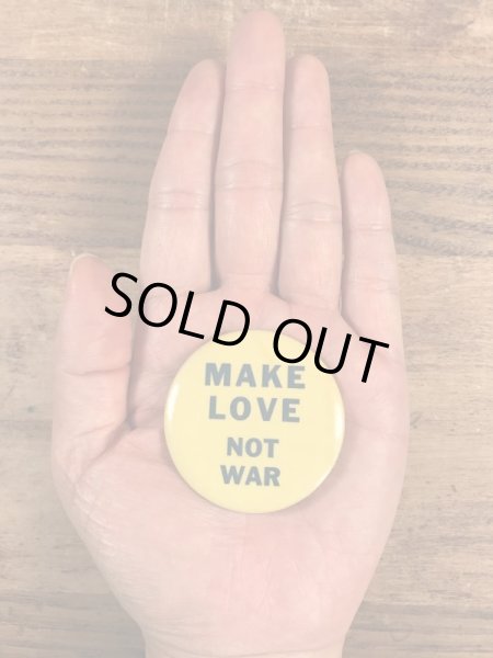 Make Love Not Warのメッセージが書かれたビンテージ缶バッジ