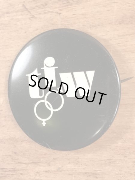 Female and Male TFWが描かれたヴィンテージ缶バッチ