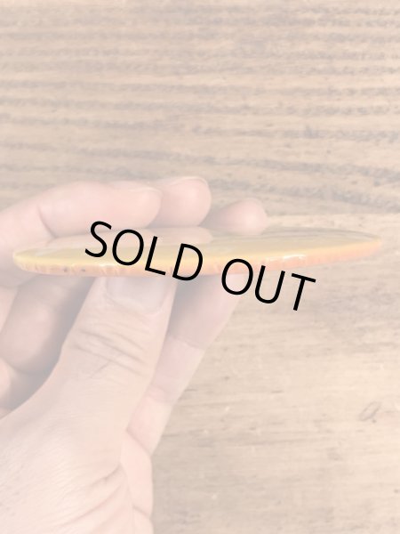 企業物の広告のヴィンテージ缶バッチ