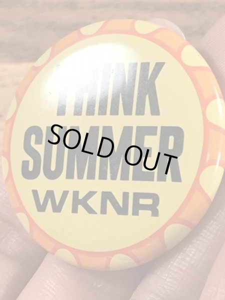 アメリカのラジオ番組Think Summer WKNRのヴィンテージ缶バッチ
