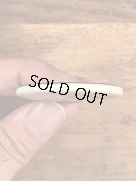 Kinsella's A Helluva Fellaのメッセージが書かれたヴィンテージ缶バッチ