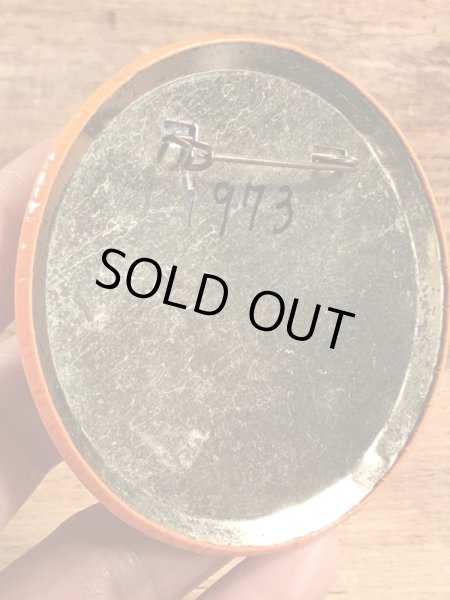 企業物の広告のヴィンテージ缶バッチ