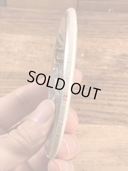 I Was Born To Raise Hellのメッセージが書かれたビンテージ缶バッジ