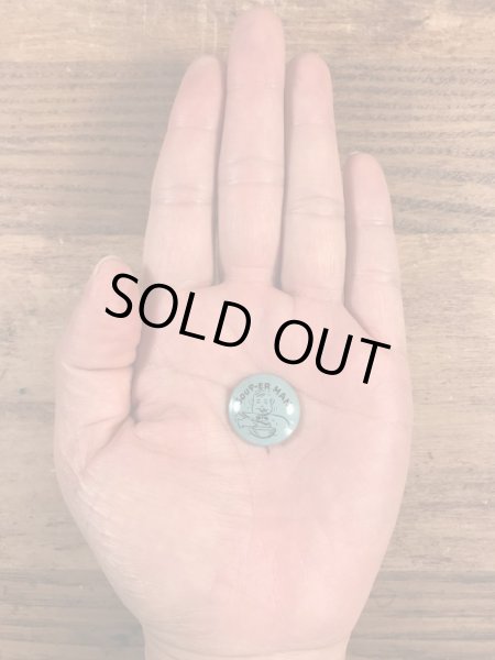 Soup-Er Manが描かれた50年代頃のビンテージ缶バッジ