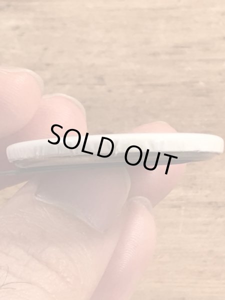 Ⅺ-XV Ⅻの文字が書かれたビンテージ缶バッジ