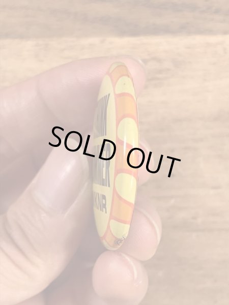 アメリカのラジオ局WKNRのビンテージ缶バッジ